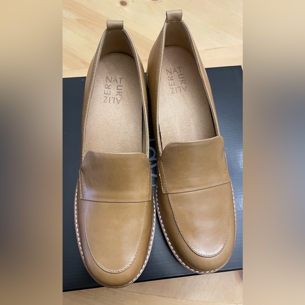Naturalizer size 9 Darry lug sole loafers - Picture 4 of 9